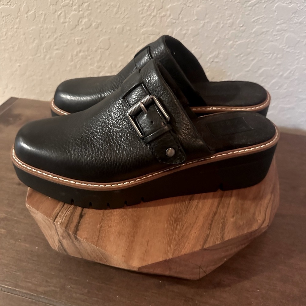 Black Leather Women's Slip-On Shoes